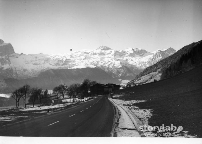 Presolana Nord E Monte Ferrante Dalla Strada Per Schilpario