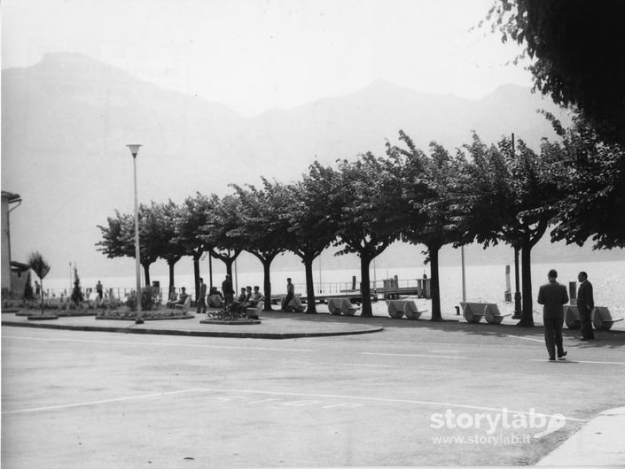 In Riva Al Lago D'Iseo, Castro