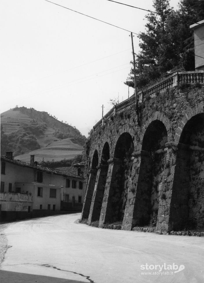 Strada Con Mura