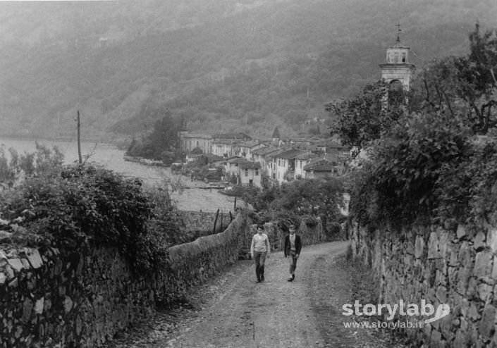 Passeggiata A Riva Di Solto