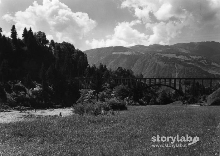 Ponte Sul Valleggia Tra Songavazzo E Rovetta