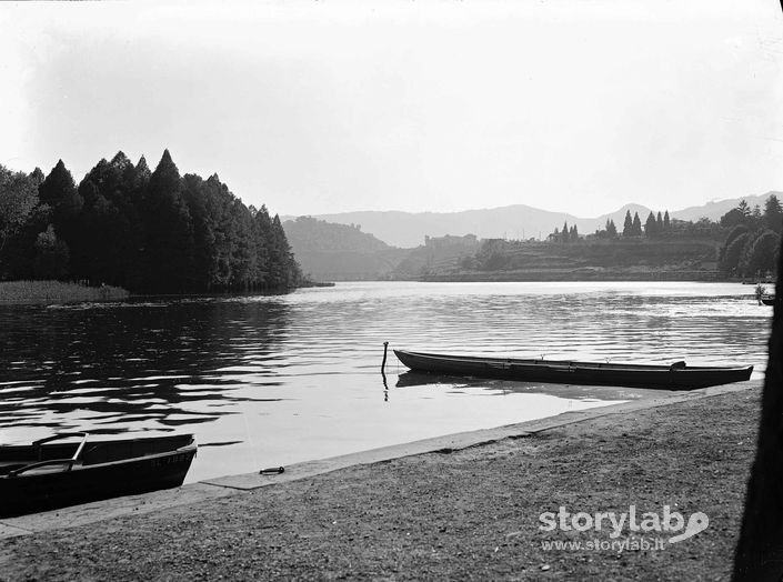 Barca Sul Lago