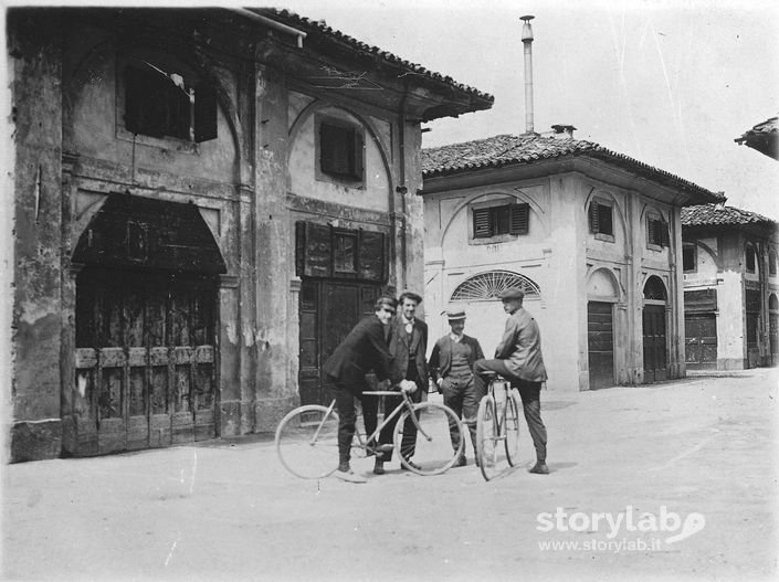 Paesaggio Urbano – Ciclisti