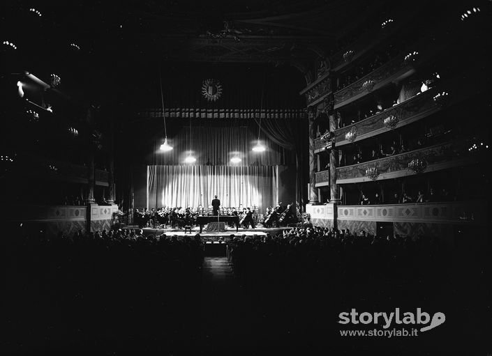 Interno Teatro Donizzetti – Orchestra