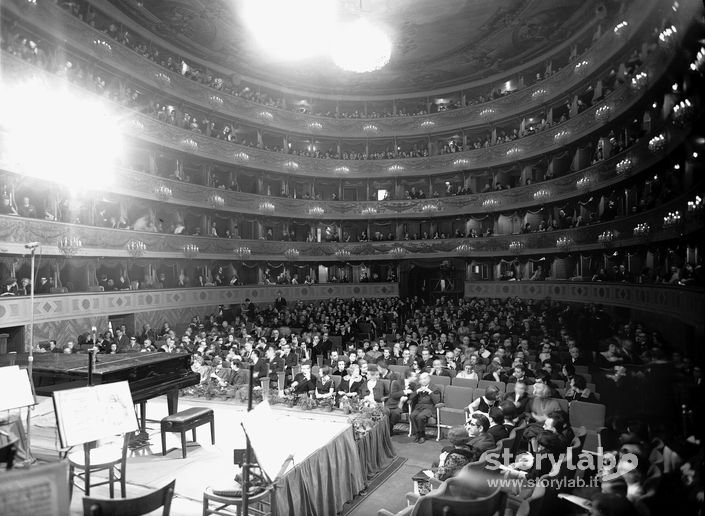 Interno Teatro Donizzetti – Platea