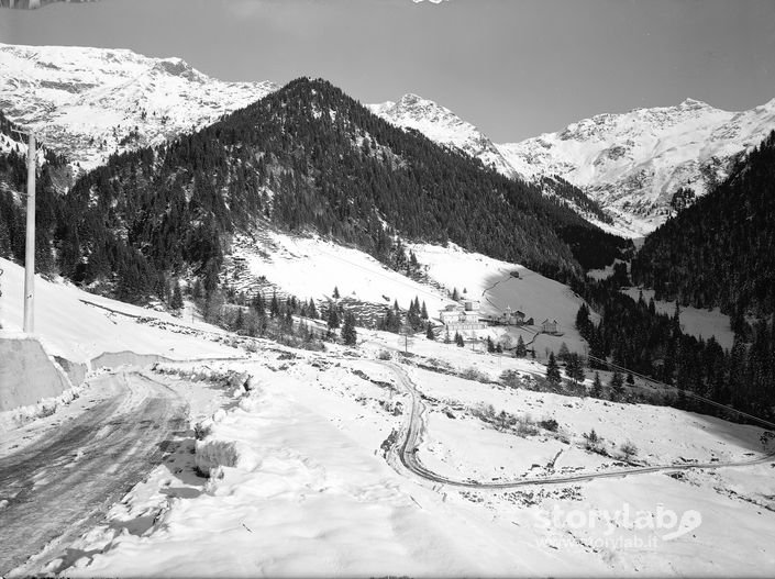 Paesaggio Montano Invernale