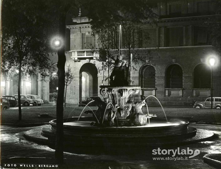 Fontana In Notturna