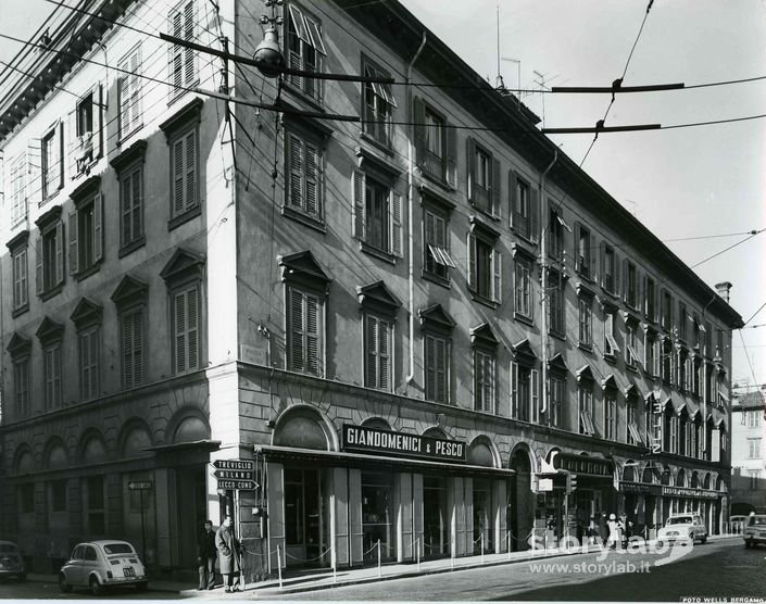 Palazzina Angolo Via San Lazzaro