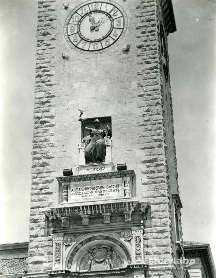 Dettagli Torre Dei Caduti Di Bergamo