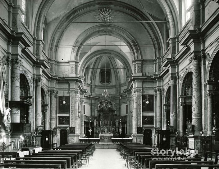 Interno Chiesa Di Santo Spirito