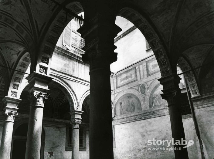 Affreschi Nel Chiostro Monastero Di S. Benedetto