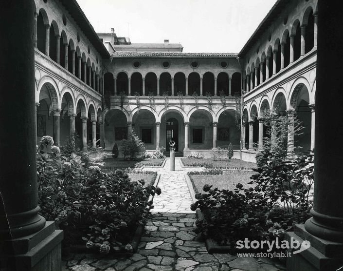 Cortile Interno, Chiostro Di Santa Marta