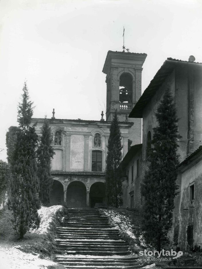 Scalinata Verso Il Monastero Di Astino