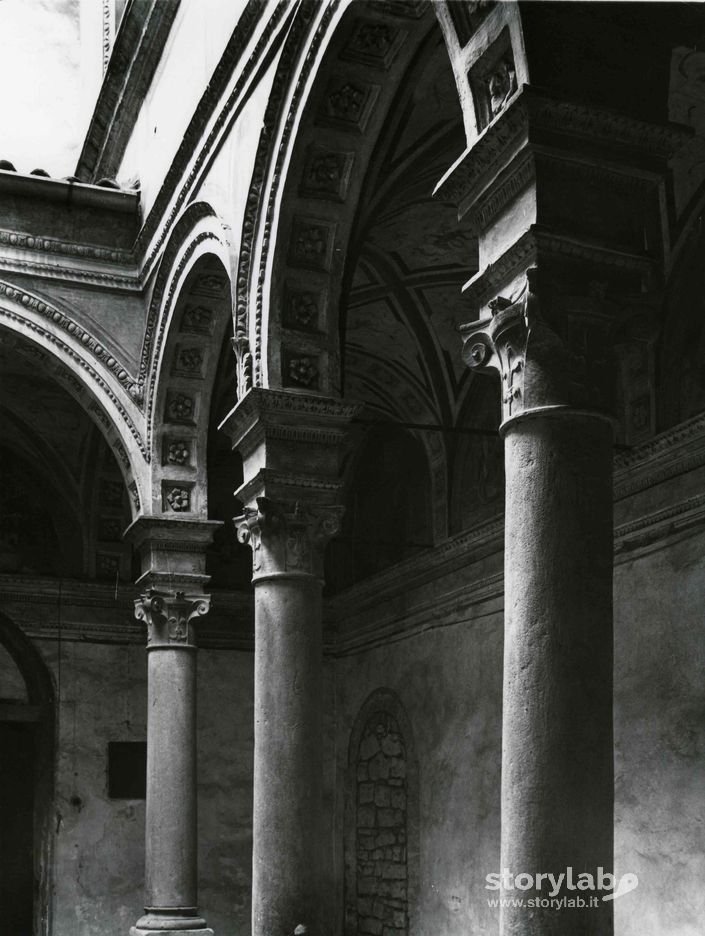 Colonne Chiostro, Monastero Di San Benedetto