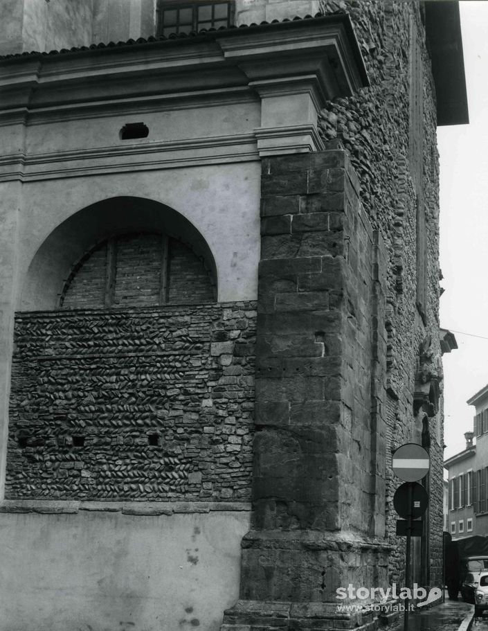 Vista Laterale Chiesa Di Santo Spirito