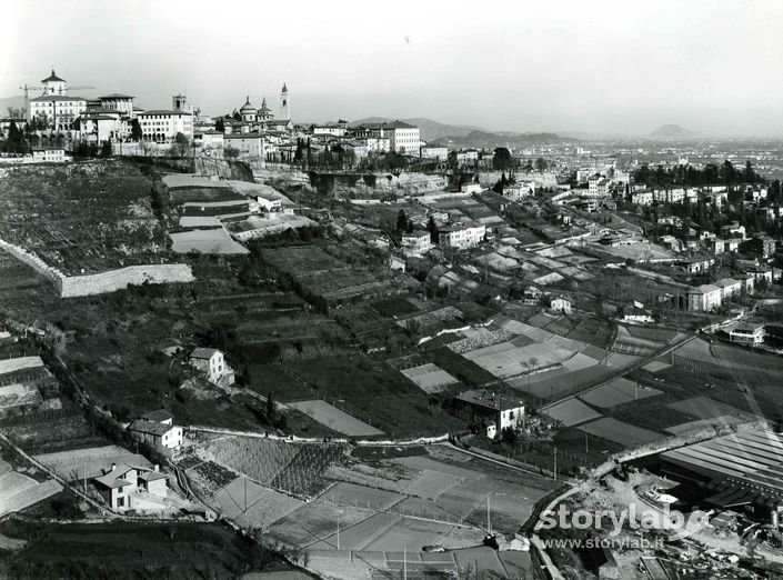 Campi Ai Piedi Di Città Alta