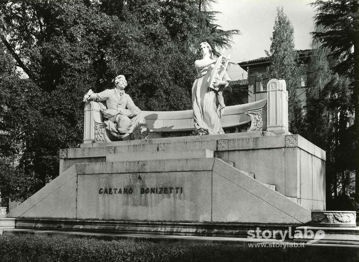 Monumento A Gaetano Donizetti