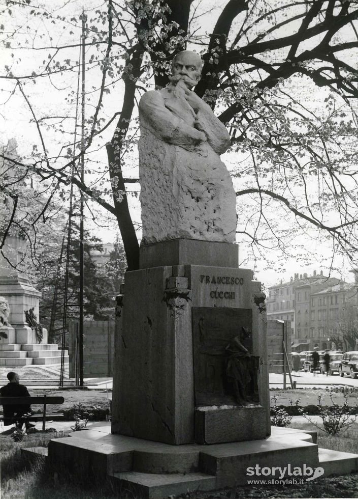 Statua Francesco Cucchi