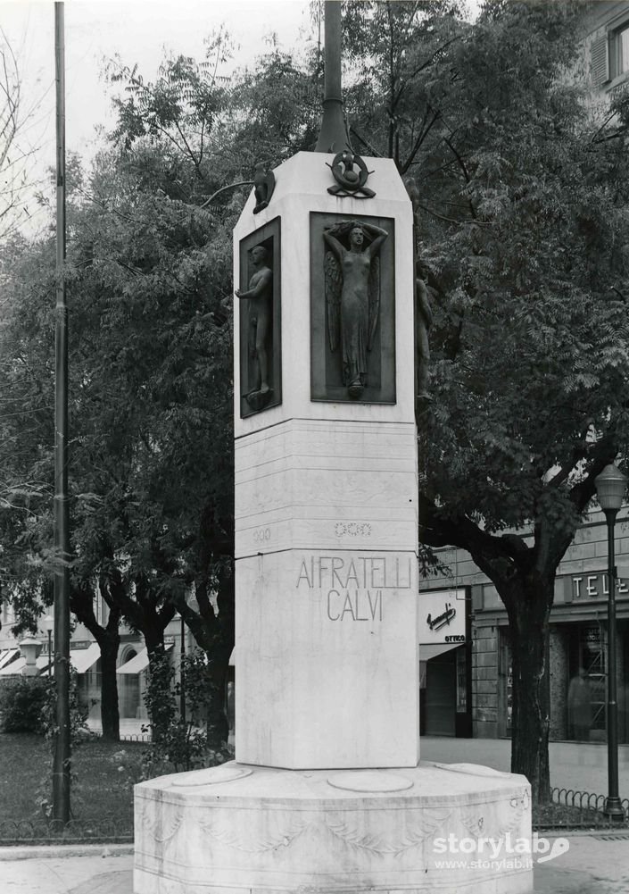 Monumento Ai Fratelli Calvi