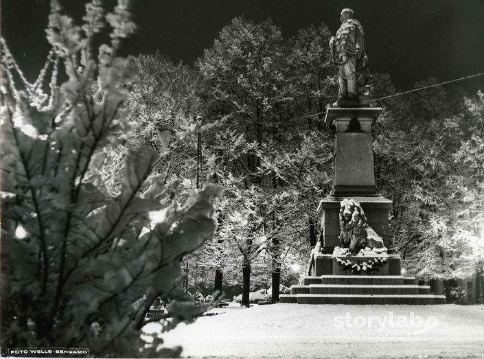 Monumento Sotto La Neve