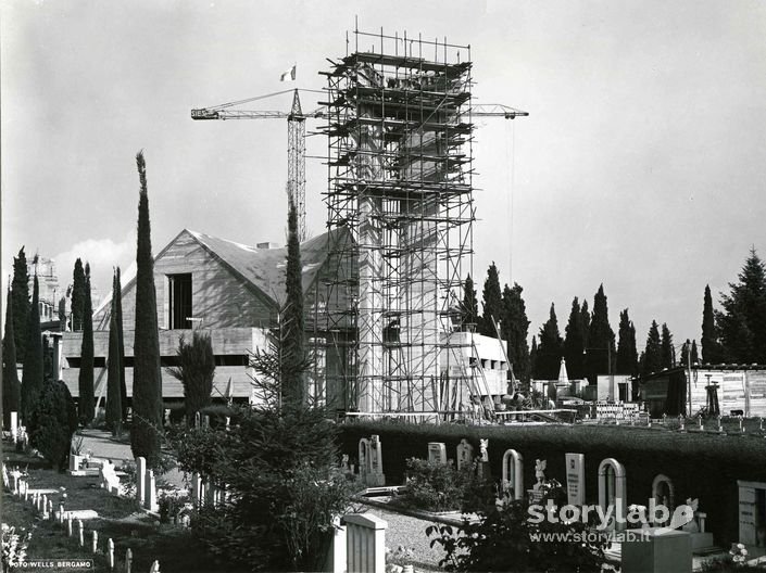 Lavori Nel Cimitero