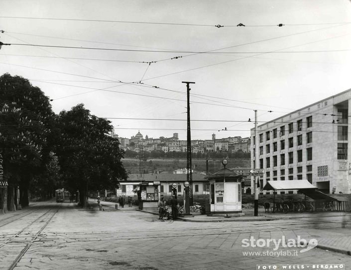 Tram In Arrivo