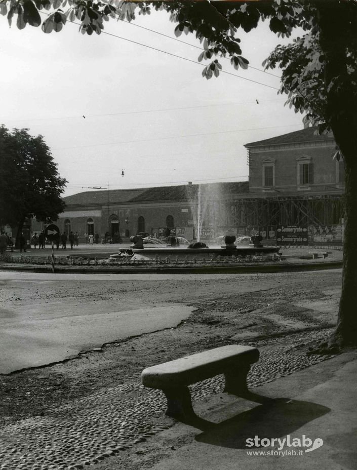 Fontana, Stazione Ferroviaria Di Bergamo