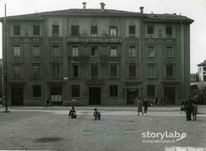 Edificio In Piazza Sant’Anna