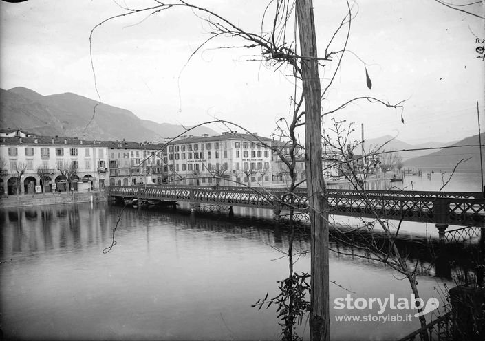 Ponte Sull'Oglio Fra Sarnico E Paratico