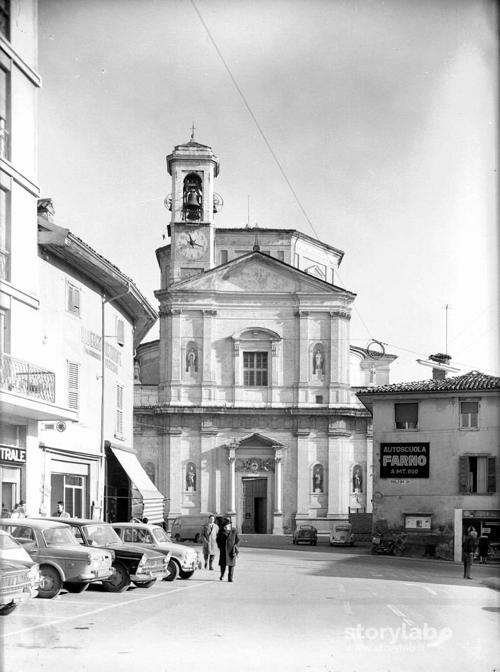 Autoscuola Farno In Centro Paese